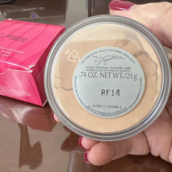 Mary Kay Signature Loose Powder Ivory 2 ~ #000233 .74 oz ~ New Old Stock - Picture 5 of 6
